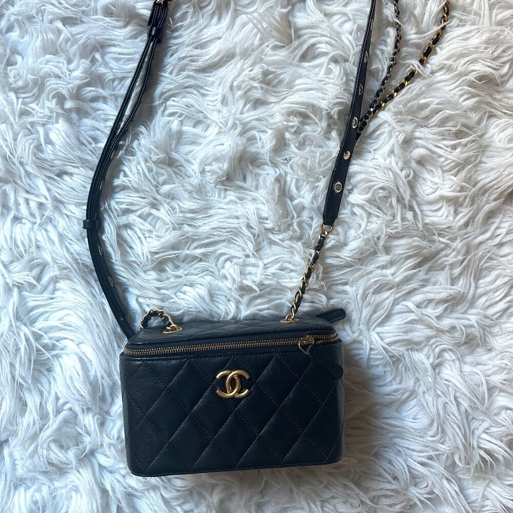 Chanel Black Quilted Lambskin Vanity With Chain Handbag - Purchased 12/2021
